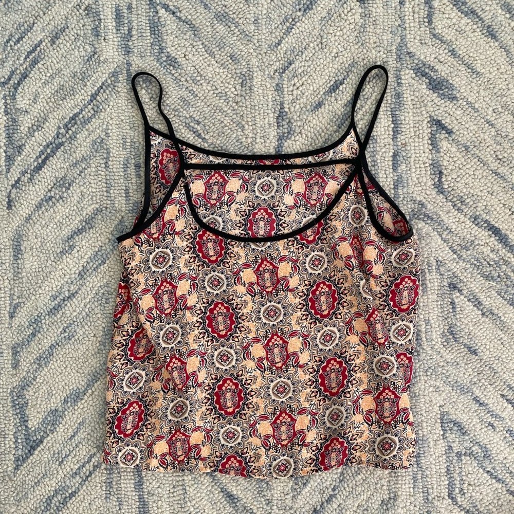 Patterned Flowy Tank Top - Picture 2 of 3